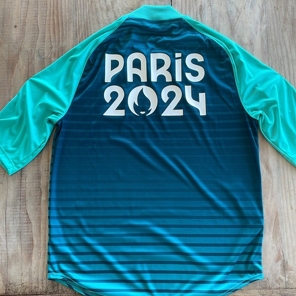 Official Paris 2024 Olympic Games Volunteer Shirt Unisex worn once - Picture 2 of 7
